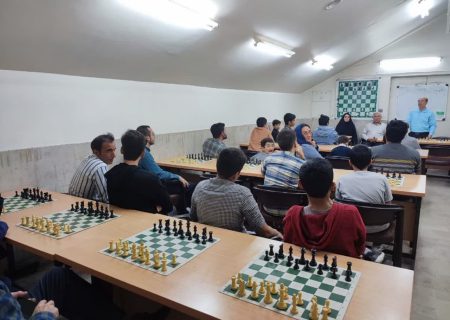  برگزاری مسابقه شطرنج بزرگداشت روز دانش‌آموز